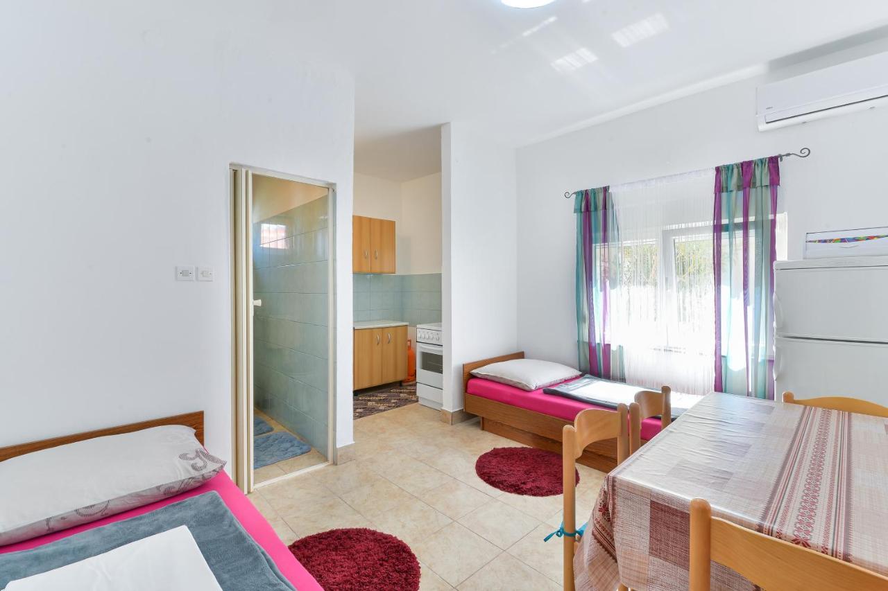 Apartments With A Parking Space Nin, Zadar - 19555 Extérieur photo