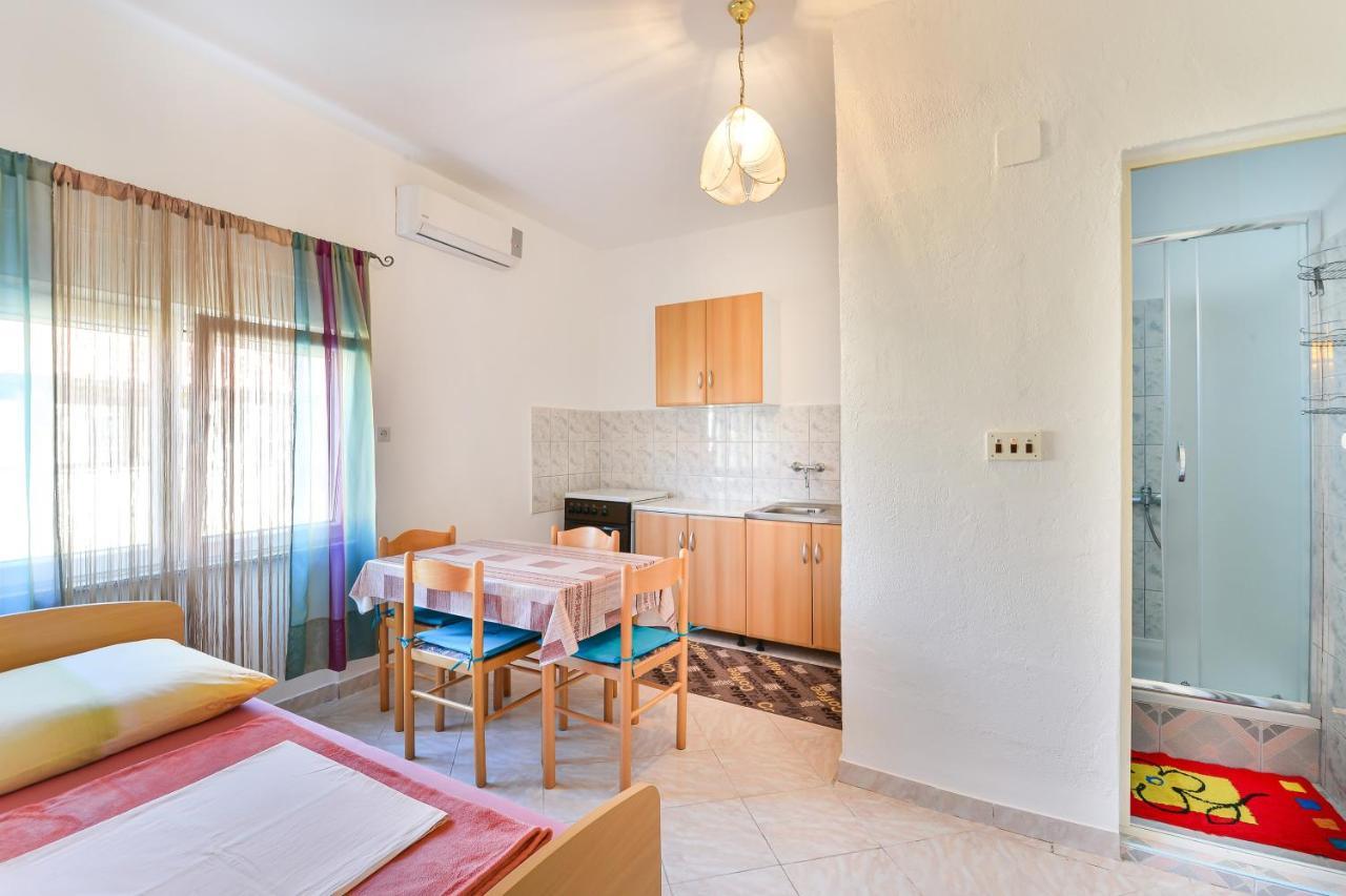 Apartments With A Parking Space Nin, Zadar - 19555 Extérieur photo